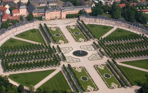 Schwetzinger Schlosspark Residenz from above